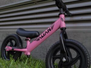 Bicicleta de equilibrio rosada aro 12