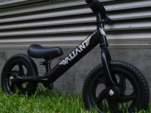 Bicicleta de equilibrio negra aro 12